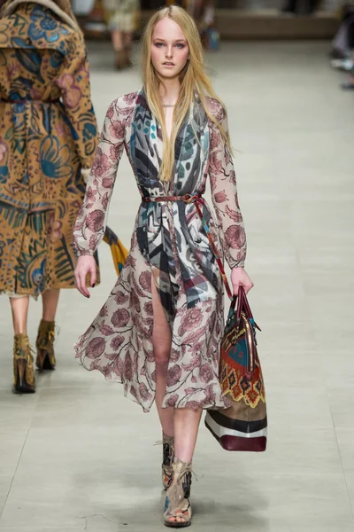 Look 13